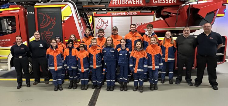 Jahresabschluss unserer Jugendfeuerwehr im Gefahrenabwehrzentrum Gießen Jahresabschluss unserer Jugendfeuerwehr im Gefahrenabwehrzentrum Gießen